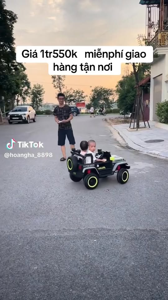 [🆕🇻🇳]  Cơm Tấm – Chuyên các sản phẩm cho bé 🧑‍🧒❤️️👶⭐️ Áo cadigan len em về hàng rồi ạ. Có size cho bé từ 7kg lun các mẹ ơi
Size: 80-130 ~ 7-24kg
Chất liệu: len
Màu sắc: đỏ, ghi
Giá: 200k
, shares-1✔️ , likes-3❤️️ , date-2025-09-29 17:34:33🇻🇳🇻🇳🇻🇳📰🆕