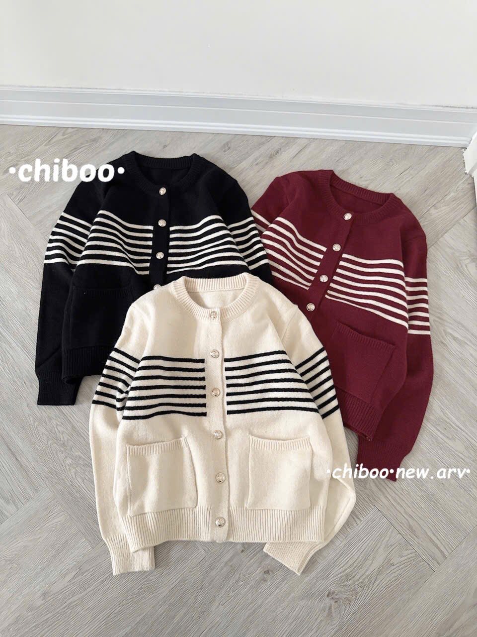 [🆕🇻🇳] Xuất Xịn Zara Mango (Jolie Shop) 👕 Top1Fashion 👗   Cadigan kẻ e về mẫu mới xinh ngất ngây
Mẫu áo basic lúc nào cũng cần, dù khoác hay mặc như áo mix chân váy cũng xinh iu hết nút lunn nháaa
Bảng màu siêu , shares-2✔️ , likes-6❤️️ , date-2025-09-26 01:34:38🇻🇳🇻🇳🇻🇳📰🆕