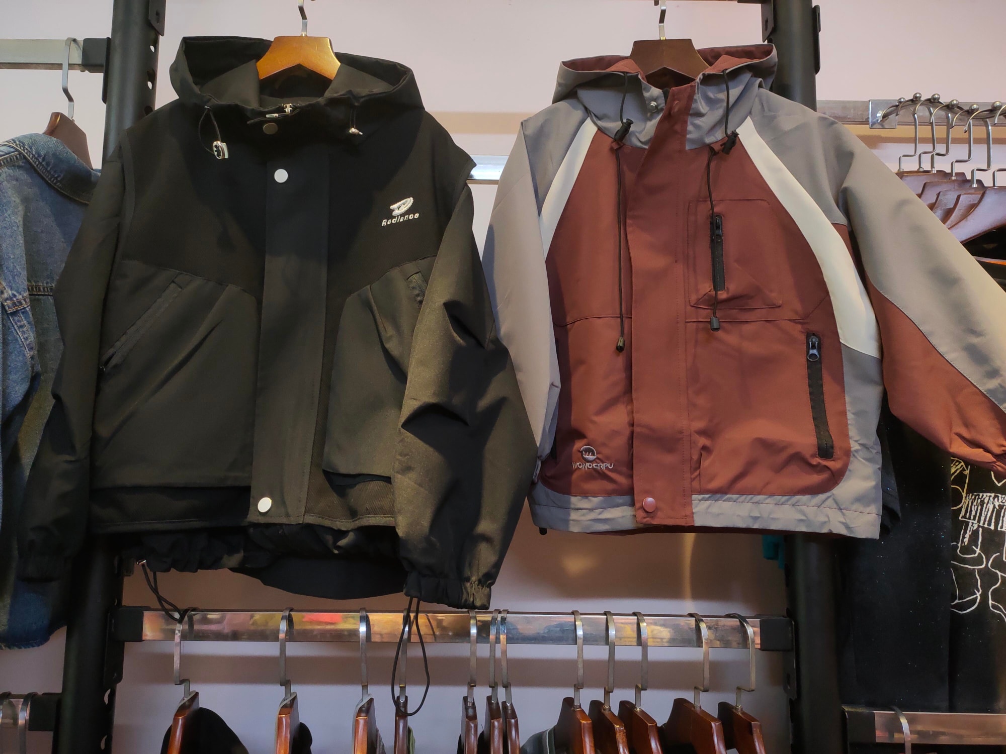 [🆕🇻🇳] MiMi Store Kids – Chuyên bán buôn, bán lẻ quần áo thời trang trẻ em cho bé từ 1 đến 13 tuổi giá rẻ nhất Hà Nội 🧑‍🧒❤️️👶⭐️ Mưa bão lạnh quá ! Các bác ở trong nhà chưa thấy lạnh đâu, chắc chắn đó Nên đặt áo gió ngay cho các bé thôi nào

 MiMi Store Kids  45 Trương Định
 , shares-0✔️ , likes-0❤️️ , date-2025-09-25 17:41:02🇻🇳🇻🇳🇻🇳📰🆕