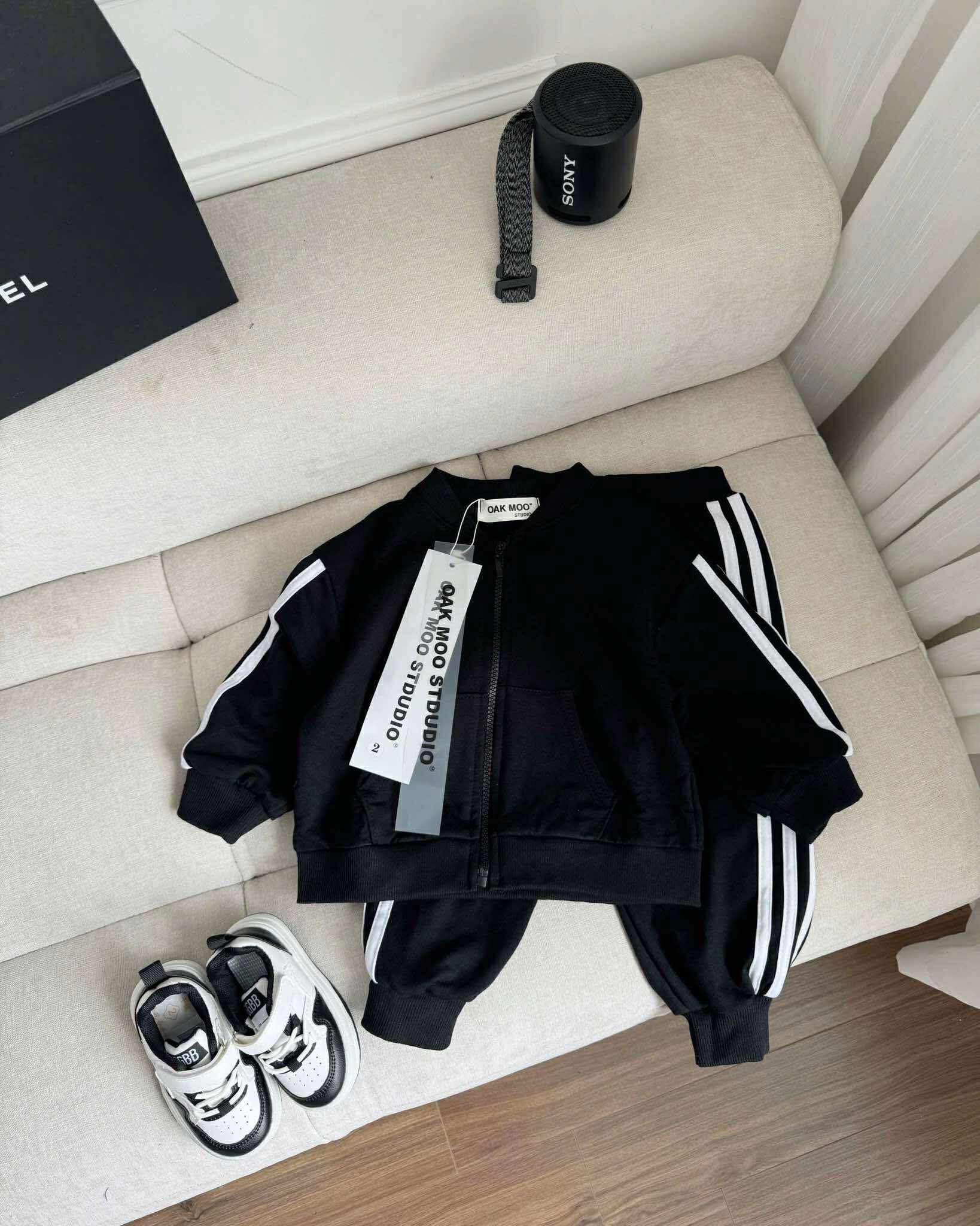 [🆕🇻🇳] Shop HUYỀN HIHI 👕 Top1Fashion 👗  E gom 3 ngày hành đẹp đầu mùa #195k duy nhất trên bài nay nha các mom. Bt toàn 300-350k/b thôi. E chạy số lượng nha
bộ nỉ bé e về hàng đẹp chất 2da
Bộ nỉ  , shares-0✔️ , likes-1❤️️ , date-2025-09-26 00:18:17🇻🇳🇻🇳🇻🇳📰🆕