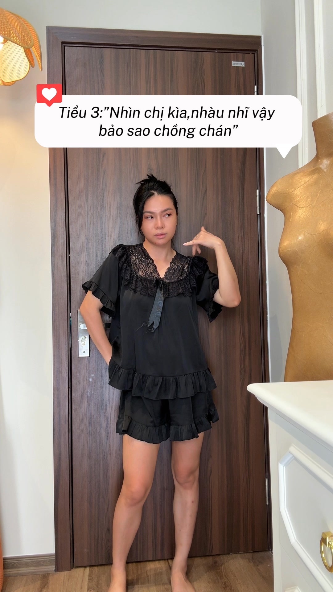 [🆕🇻🇳] Váy Emy – Thiết kế – Thời trang [🆕Top1Vietnam🇻🇳] 👕 Top1Fashion 👗  ƯU ĐÃI CUỐI TUẦN – SẮM NHIỀU, TIẾT KIỆM HƠN
Cuối tuần này, Emy dành riêng cho quý cô chương trình mua sắm cực ưu đãi:
Chốt ngay kèo giá sốc:
2 sản phẩm c , shares-0✔️ , likes-47❤️️ , date-2025-09-27 21:00:05🇻🇳🇻🇳🇻🇳📰🆕