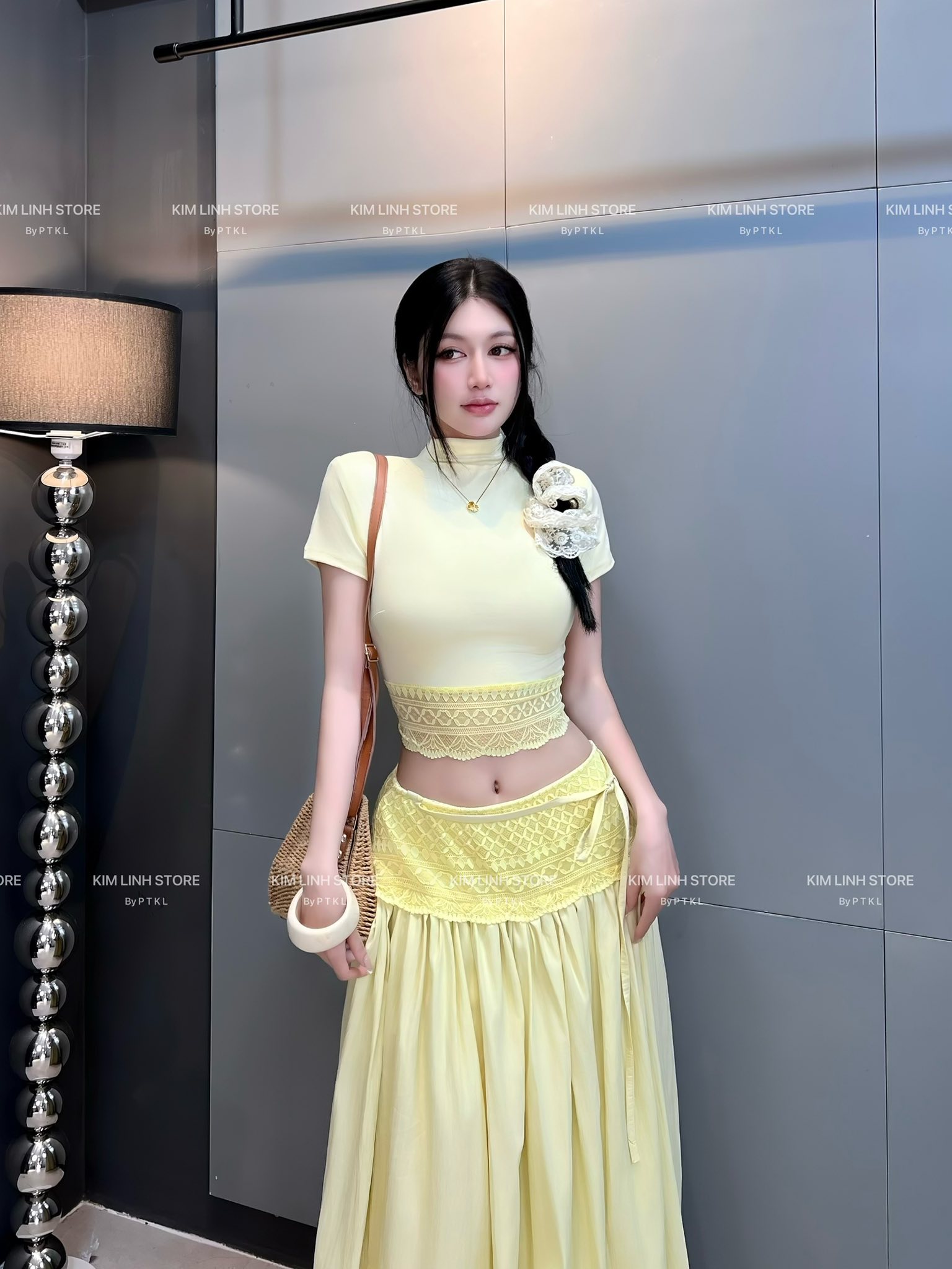 [🆕🇻🇳] Kim Linh Store – Quần áo – Thương hiệu [🆕Top1Vietnam🇻🇳] 👕 Top1Fashion 👗  Set croptop cổ lọ viền ren + chân váy dài chuẩn style tiểu thư sang chảnh, diện lên xinh mê lyV37SV37MV38LVÀNG
V38SV38MV38LXÁMSet áo cổ lọ phối ren mi , shares-2✔️ , likes-24❤️️ , date-2025-09-28 00:51:32🇻🇳🇻🇳🇻🇳📰🆕