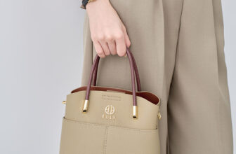 [🆕🇻🇳] ELLY – ELLY là chuỗi thương hiệu phụ kiện thời trang công sở cao cấp (túi xách, balo, ví da, giày dép…) [🆕Top1Vietnam🇻🇳] 👕 Top1Fashion 👗   ELLY ET201 – TÚI XÁCH DA THẬT, THANH LỊCH GIỮA SẮC THU
Da thật cao cấp – mềm mại, bền đẹp theo thời gian
Form dáng chuẩn chỉnh – thanh thoát, sang trọn , shares-0✔️ , likes-61❤️️ , date-2025-09-28 02:32:01🇻🇳🇻🇳🇻🇳📰🆕