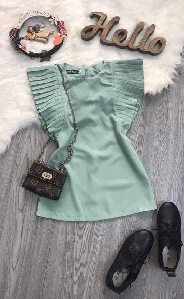 [🆕🇻🇳] Tổng buôn đồ bộ trẻ em số lượng hàng đẹp giá rẻ – Quảng Châu 👕 Top1Fashion 👗   Đầm phối tây đang trend tay cánh tiên xếp ly lạ mắt dây kéo giọt mua sau lưng.
Chất cát hàn, mặc mát, mềm rũ
Có 1 màu xanh tây y hình thật
Size 1-8 (12 , shares-1✔️ , likes-3❤️️ , date-2020-04-03 14:39:30🇻🇳🇻🇳🇻🇳📰🆕