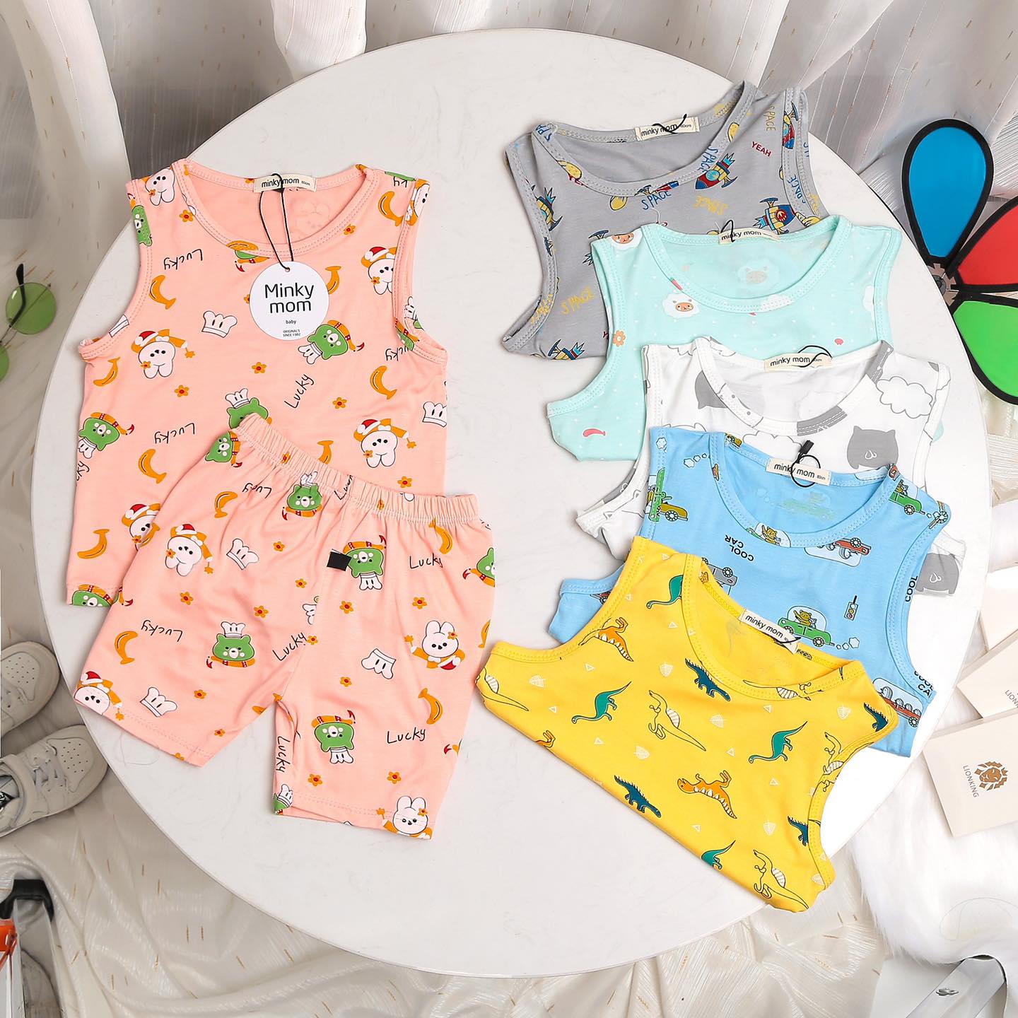 [🆕🇻🇳] CHÂU CHÂU KIDS 🧑‍🧒❤️️👶⭐️ Loa loa loa loa
Chiềng làng chiềng chạ thượng hạ tây đông
Muốn làm chúa công mời vô mua váy
Váy hoa vàng tiểu thư ko bao giờ làm các mẹ thất vọng từ ch , shares-0✔️ , likes-5❤️️ , date-2021-07-02 23:23:37🇻🇳🇻🇳🇻🇳📰🆕