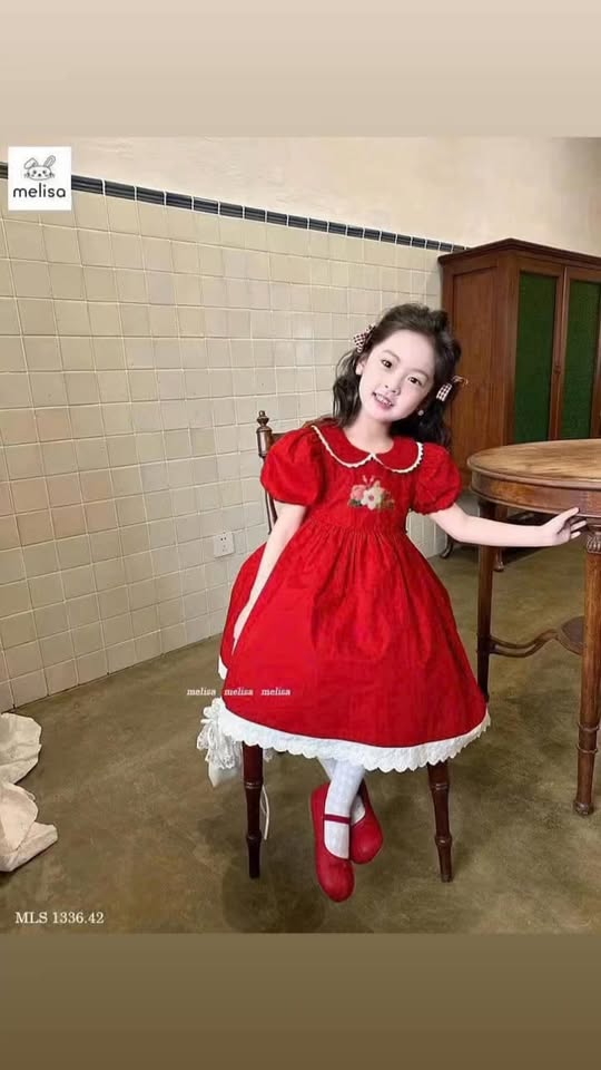 [🆕🇻🇳] Tiệm nhà Muối 🧘 Top1Yoga 🤸🏻‍♀️ Nhìn thôi là thấy sự xinh iu rồi đúng không các mẹSet bodysuit cổ sen kèm váy gile hoa hồng. Mặc đón Thu quá chuẩn luôn ạ
Các mẹ ib để check size cho  , shares-0✔️ , likes-4❤️️ , date-2024-11-20 23:29:38🇻🇳🇻🇳🇻🇳📰🆕