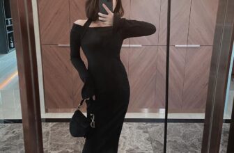 [🆕🇻🇳] Flair  Thiết kế & Thời trang 👕 Top1Fashion 👗  𝗞𝗲𝗲𝗽 𝗶𝘁 𝘀𝗶𝗺𝗽𝗹𝗲, 𝗯𝘂𝘁 𝘀𝗶𝗴𝗻𝗶𝗳𝗶𝗰𝗮𝗻𝘁 !Thiết kế đơn giản, lịch lãm khéo léo khoe đường cong mềm mại của người phụ nữ. Chất liệu wool Mỹ giúp váy đạt độ co giãn , shares-0✔️ , likes-1❤️️ , date-2021-12-03 06:48:52🇻🇳🇻🇳🇻🇳📰🆕