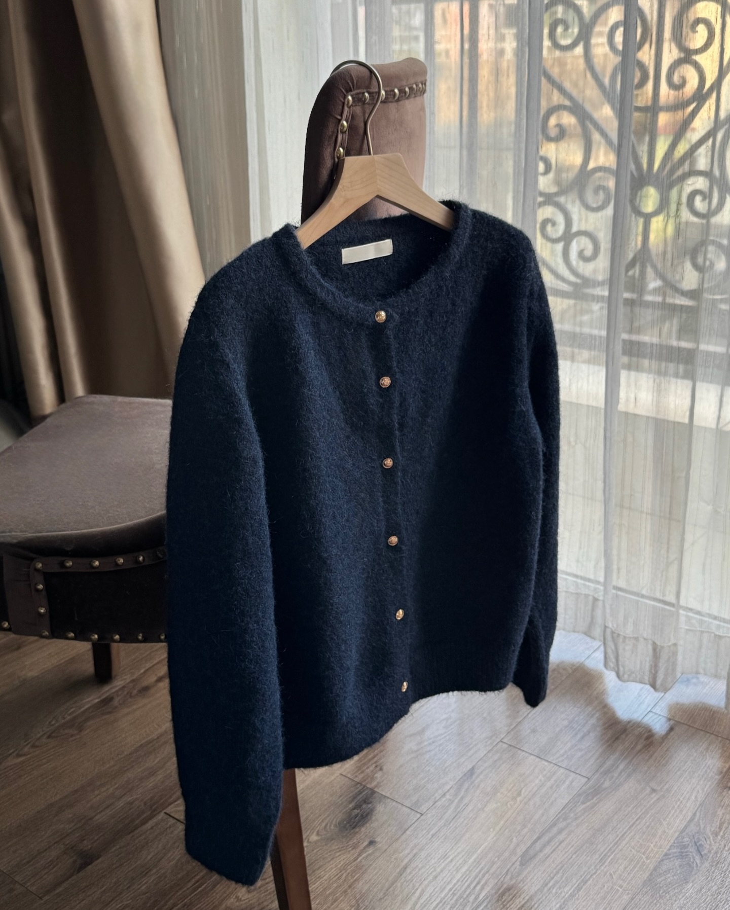 [🆕🇻🇳] Agnes Studios – 𝙃𝙞𝙜𝙝-𝙦𝙪𝙖𝙡𝙞𝙩𝙮 & 𝙨𝙚𝙡𝙚𝙘𝙩𝙚𝙙 𝙘𝙡𝙤𝙩𝙝𝙞𝙣𝙜 𝙛𝙧𝙤𝙢 𝘾𝙝𝙞𝙣𝙖 👕 Top1Fashion 👗  . 𝐅𝐮𝐳𝐳𝐲 𝐜𝐚𝐫𝐝𝐢𝐠𝐚𝐧
size: freesize (dài: 56, ngực: 102, vai: 40, dài tay áo: 59)
màu sắc: ghi, xanh navysản phẩm có sẵn | hình ảnh do Agnes Studios thực hiệ , shares-11✔️ , likes-44❤️️ , date-2025-01-14 04:53:47🇻🇳🇻🇳🇻🇳📰🆕