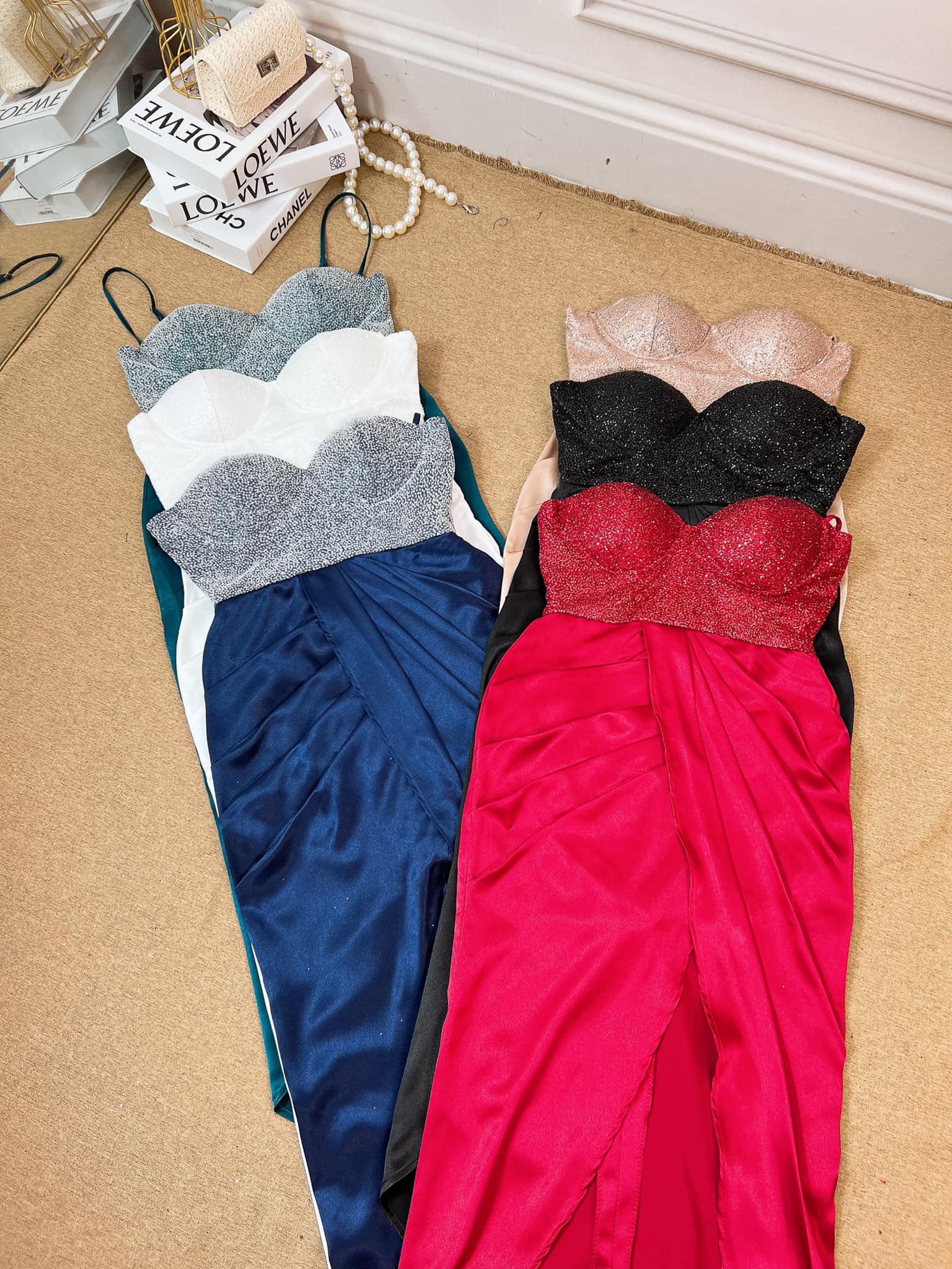 [🆕🇻🇳] Liên Boutique – Váy Đầm Thời Trang Thiết Kế 👕 Top1Fashion 👗  Đầm 2 Dây Thiết Kế Cúp NgựcSẵn mút ngực nâng tôn V1
Váy thiết kế xếp gấp xẻ che bụng tuyệt đối không lộ
Chất vải phi lụa dày dặn xịn mịn
: #480K￼￼__ , shares-0✔️ , likes-5❤️️ , date-2022-04-10 23:24:39🇻🇳🇻🇳🇻🇳📰🆕