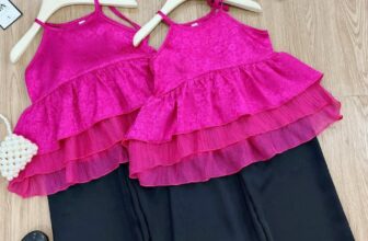 [🆕🇻🇳]  Kooi Kids – chuyên quần áo trẻ em hàng thiết kế cho bé trai bé gái 🧑‍🧒❤️️👶⭐️ 𝐍𝐡𝐞̣ 𝐧𝐡𝐚̀𝐧𝐠 𝐧𝐡𝐮̛ 𝐦𝐨̣̂𝐭 𝐧𝐚̀𝐧𝐠 𝐭𝐡𝐨̛
𝐌𝐨̣̂𝐧𝐠 𝐦𝐨̛ 𝐧𝐡𝐮̛ 𝐦𝐨̣̂𝐭 𝐛𝐨̂𝐧𝐠 𝐡𝐨̂̀𝐧𝐠
Set yếm lụa hình siêu yêu luôn ạ
sét yếm cho bé yêu thật lung linh
Chất lụa mềm mại , shares-0✔️ , likes-0❤️️ , date-2024-08-09 06:40:49🇻🇳🇻🇳🇻🇳📰🆕