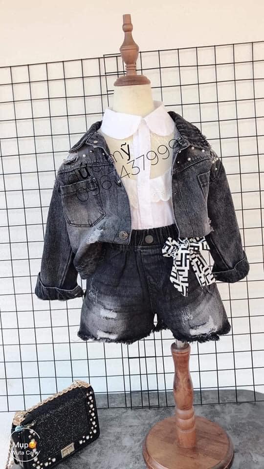 [🆕🇻🇳]  Baby Kids Shop chuyên cung cấp Hàng thiết kế , hàng quãng châu 🧑‍🧒❤️️👶⭐️ Áo khoác em còn màu xám
Size : 12kí-20kí
Giá : #130k sale còn #75k
, shares-1✔️ , likes-2❤️️ , date-2022-04-03 13:05:25🇻🇳🇻🇳🇻🇳📰🆕