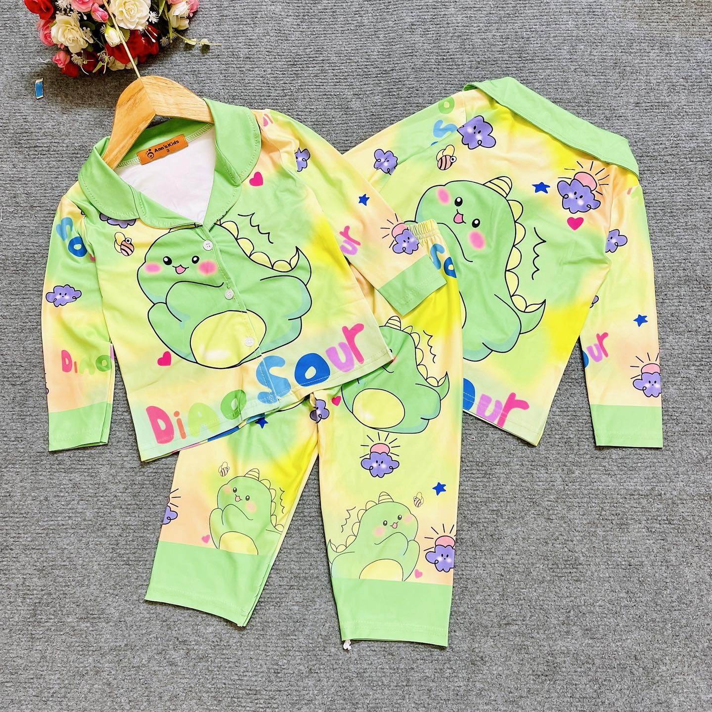[🆕🇻🇳] Tist Kisd – Thời trang cho Bé Yêu 🧑‍🧒❤️️👶⭐️ HÀNG ĐẸP VỀ RỒI ĐÂY Ạ
size từ 10kg tới 45kg: 80-90k  / bộ tuỳ size– Nhận hàng kiểm hàng thoải mái.
– Chất thun lạnh in 3D loại 1 , co giãn tốt 4C, ê , shares-0✔️ , likes-8❤️️ , date-2023-09-10 04:56:45🇻🇳🇻🇳🇻🇳📰🆕