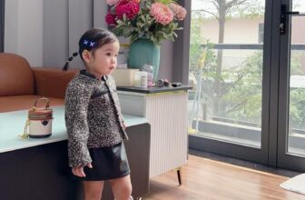 [🆕🇻🇳] TiNy Clothing Baby & Kids 🧑‍🧒❤️️👶⭐️ Set xinh diện tết là chuẩn 10 điểm luôn rồi các bác nhỉ
Mời các ba mẹ inbox để TiNyKids tư vấn nha♡ Bảng sz bé kham khảo:
sz1: 9-11k”g
sz2: 11-13kg
sz3 , shares-1✔️ , likes-3❤️️ , date-2024-12-13 01:36:01🇻🇳🇻🇳🇻🇳📰🆕