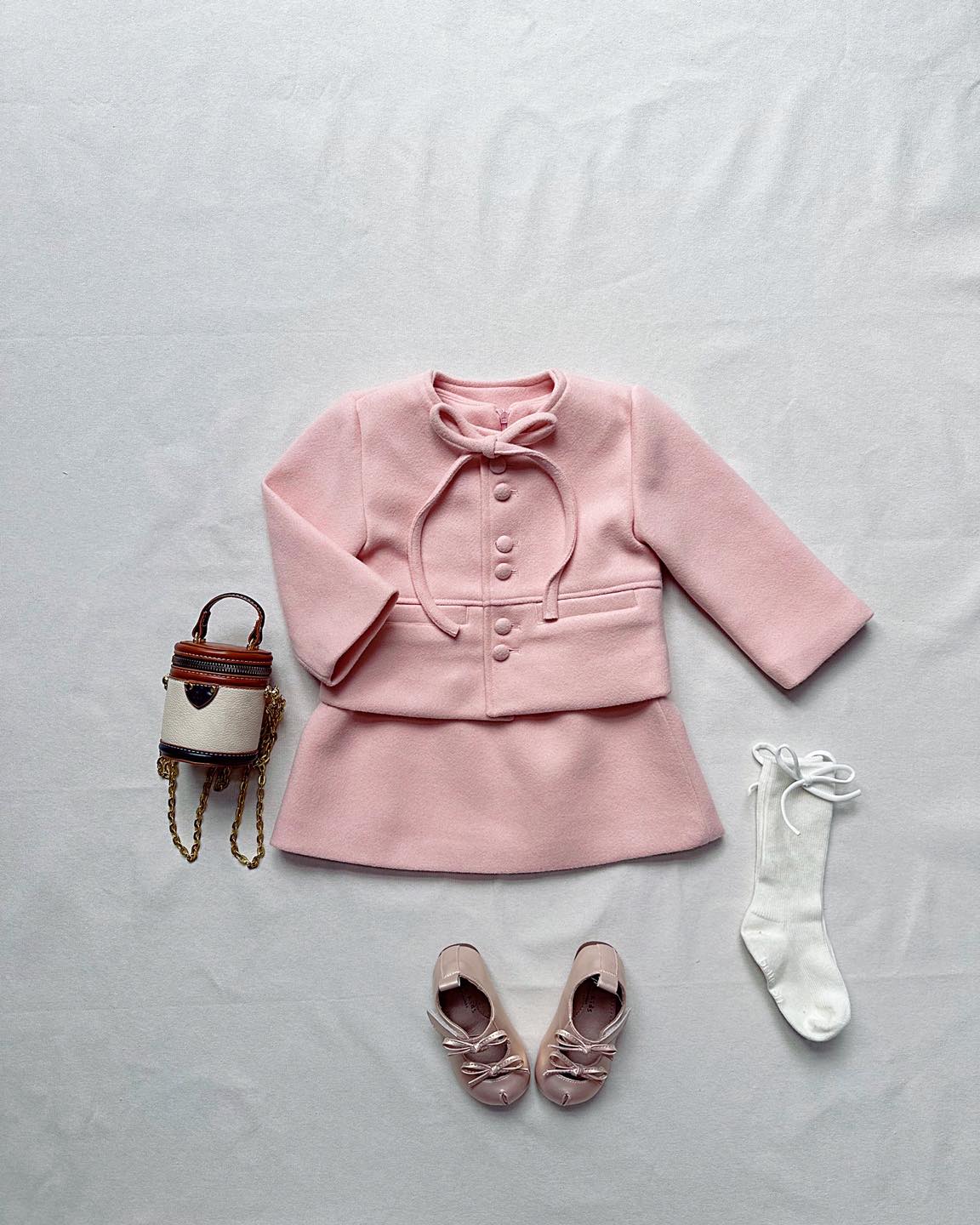 [🆕🇻🇳] Miumiu KIDS – Chuyên sỉ lẻ quần áo trẻ em chất lượng, giá rẻ 🧑‍🧒❤️️👶⭐️ Rất nhiều set váy bé gái có sẵn tại shop, mom cần size nào cứ in bốc cho em nhá
———————  ᡣ𐭩ྀིྀི  ———————
Chuyên hàng QCCC cho bé : 8 – 70kg
𝙷𝚊 , shares-0✔️ , likes-2❤️️ , date-2024-12-21 13:56:30🇻🇳🇻🇳🇻🇳📰🆕