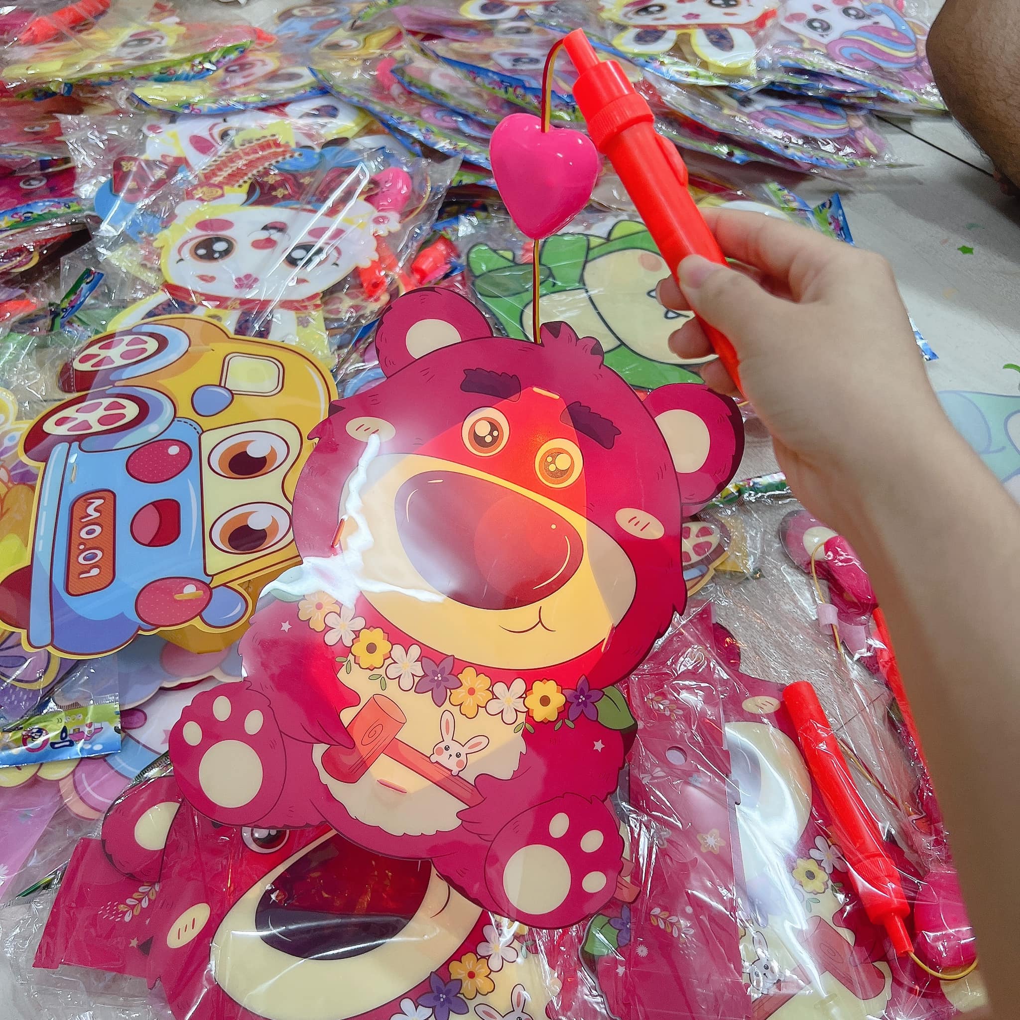 [🆕🇻🇳] Lala kids chuyên sỉ -lẻ quần áo trẻ em 🧑‍🧒❤️️👶⭐️  BÉ ĐẾN LÀ TẶNG  vui trung thu cùng #LALA_KIDS
địa chỉ : 09 chu văn an, P. Nghĩa Thành, TP. Gia Nghĩa, Tỉnh Đăk Nông
1. áp dụng cho tất cả các khách hàng , shares-1✔️ , likes-2❤️️ , date-2023-08-28 20:16:03🇻🇳🇻🇳🇻🇳📰🆕