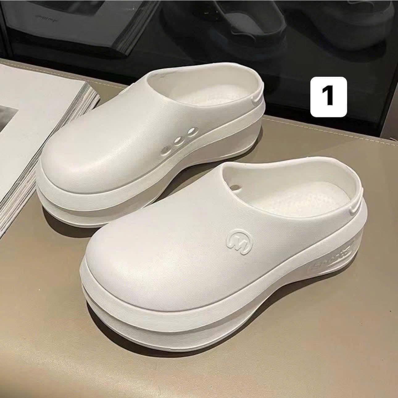 [🆕🇻🇳] TOTO – Chuyên Hàng Thiết Kế Nội Địa TQ 🧑‍🧒❤️️👶⭐️  SỤC NHỰA HOT HIT
#1xx/đôi
Kiểu dáng trẻ trung , đi mưa thoải mái ạ4 màu e đánh số
Sz kép : 36 đến 41Hàng order 2-4w k huỷ ngang giúp e
, shares-0✔️ , likes-1❤️️ , date-2025-03-11 23:51:39🇻🇳🇻🇳🇻🇳📰🆕