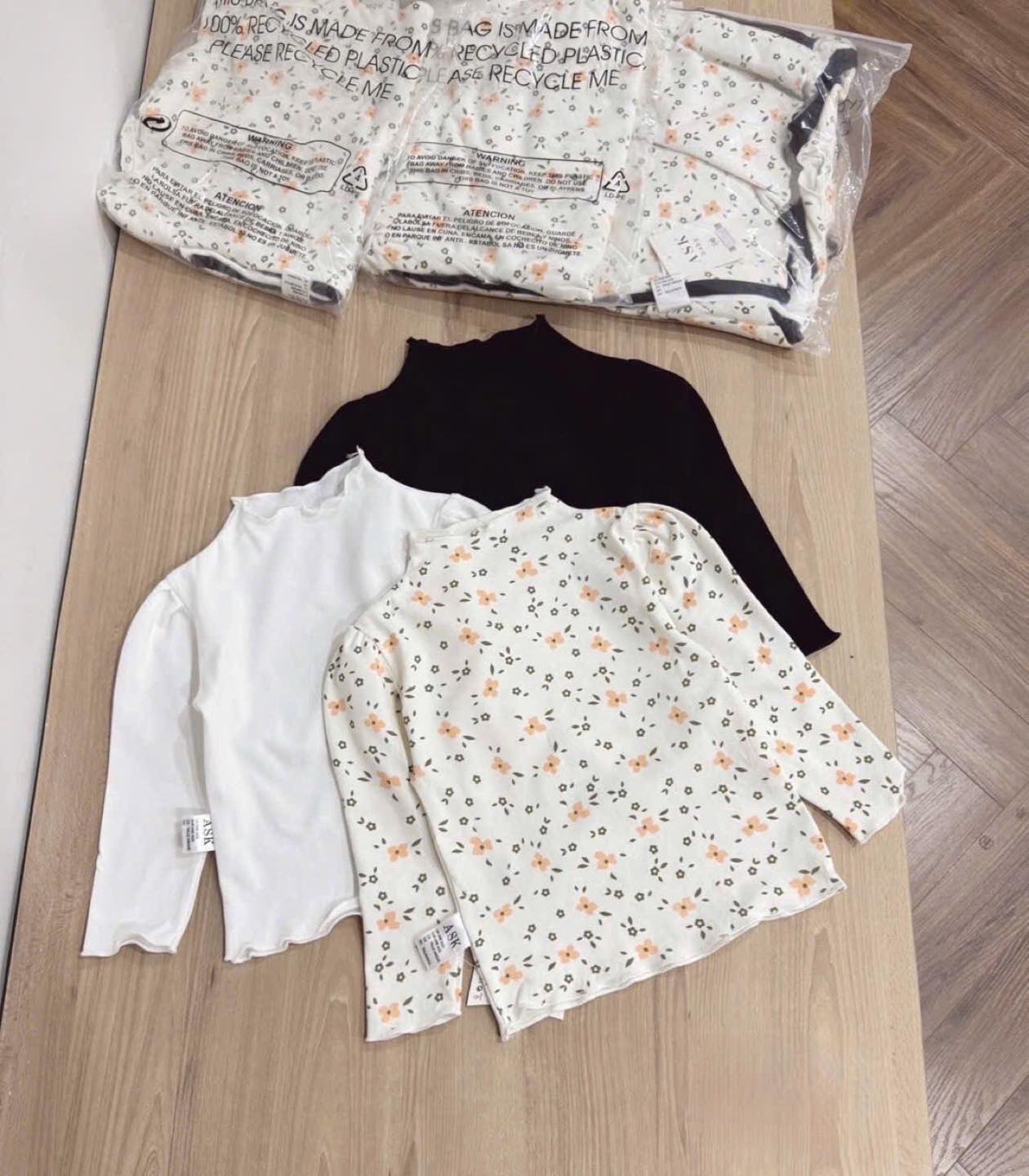 [🆕🇻🇳] Thương Vũ Boutique – Chuyên sỉ và lẻ quần áo hàng nhập cao cấp Thái Lan, Quảng Châu, Xuất Khẩu 👕 Top1Fashion 👗  #gom- 3 hôm em lên sẵnCOMBO 3 Áo giữ nhiệt nhưng phối tay bồng xinh cực lun, lên bảng màu mới nhất cho các bé nào mê tone Hàn đây ạ, các bé mix đồ thui c , shares-0✔️ , likes-0❤️️ , date-2024-09-28 06:06:49🇻🇳🇻🇳🇻🇳📰🆕