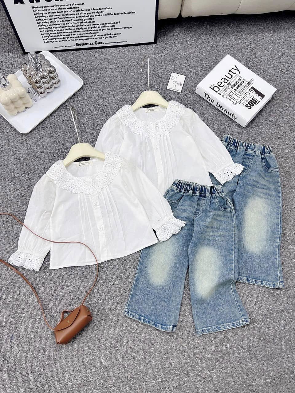 [🆕🇻🇳] BiBi Kids-Thời Trang Trẻ Em 🧑‍🧒❤️️👶⭐️  Hàng hot mới về cho bé yêu nha!!
Size: 26-35 ( hàng siêu nhẹ )
, shares-0✔️ , likes-1❤️️ , date-2024-08-17 00:14:57🇻🇳🇻🇳🇻🇳📰🆕