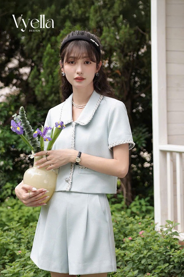 [🆕🇻🇳] VYella Design 👕 Top1Fashion 👗  𝐂𝐡𝐚𝐫𝐥𝐨𝐭𝐭𝐞 𝐄𝐥𝐞𝐠𝐚𝐧𝐜𝐞 | 𝐂𝐨𝐮𝐭𝐮𝐫𝐞 𝐂𝐫𝐞𝐚𝐭𝐢𝐨𝐧
Một thiết kế đậm chất thanh lịch và sang trọng, bộ trang phục Charlotte Elegance mang đến vẻ đẹp tinh tế và trang nhã , shares-3✔️ , likes-5❤️️ , date-2025-03-22 08:00:39🇻🇳🇻🇳🇻🇳📰🆕