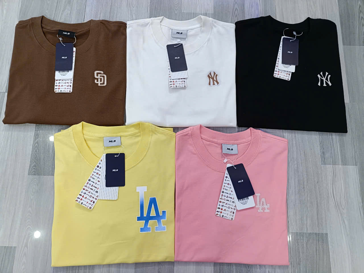 [🆕🇻🇳] Bống 2hand – Chuyên si tuyển Nhật, Hàn 👕 Top1Fashion 👗  Album đồ đông sale đồng giá 50kSản phẩm đã được giặt, ủi sạch sẽ
Ảnh shop tự chụp bằng điện thoại thường sáng và tươi hơn bên ngoài 1 tông, Cả nhà xem  , shares-0✔️ , likes-7❤️️ , date-2025-01-07 20:06:47🇻🇳🇻🇳🇻🇳📰🆕