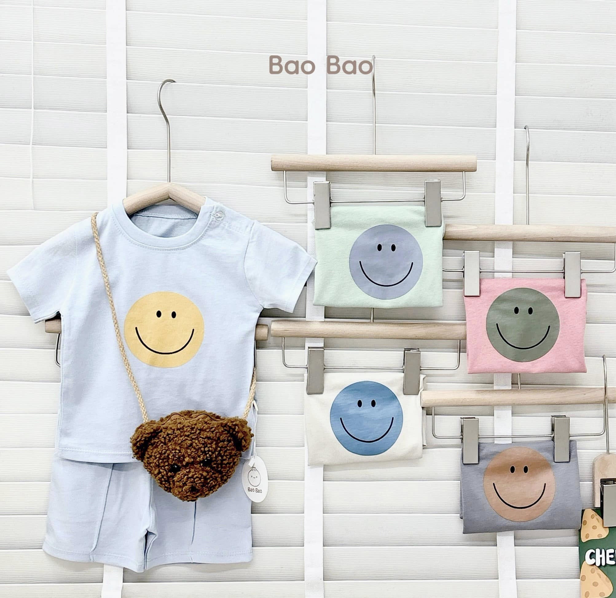 [🆕🇻🇳]  Xưởng May Thanh Nga QATE 🧑‍🧒❤️️👶⭐️ Bộ Mặt cười Simle cho bé iu
hình in loại mực tốt ko lo bong tróc vải cotton 100% thấm hút ko bai xù
Thiết kế khuy vai bé dễ dàng mặc
Tone màu Hàn nổi da  , shares-0✔️ , likes-0❤️️ , date-2024-02-13 18:18:38🇻🇳🇻🇳🇻🇳📰🆕