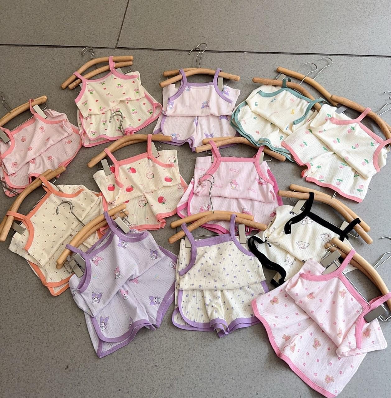 [🆕🇻🇳]  Ngọc Thuý Kids – Tổng kho sỉ lẻ Quần áo trẻ em 🧑‍🧒❤️️👶⭐️ #95k/1 bộ 2 dây thông hơi hàn siêu xinh
Size 90-130 (9-22kg)
Sẵn
, shares-0✔️ , likes-0❤️️ , date-2024-05-12 19:42:02🇻🇳🇻🇳🇻🇳📰🆕