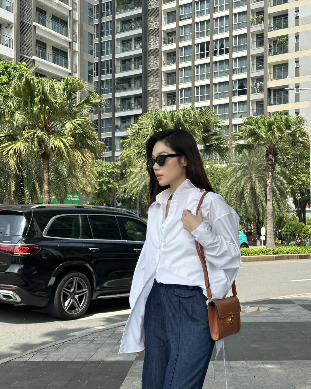 [🆕🇻🇳] MahMah.Outfit – Outfit Designer 👕 Top1Fashion 👗  Outfit dạo phố cho cô nàng văn phòng vào một buổi chiều mát mẻ
Giá : 2xx
Inbox cho MahMah nhéInsta : mahmah.outfit
Shopee:
Tiktok: mahmah.outfit?_t=8glj , shares-0✔️ , likes-0❤️️ , date-2025-02-12 18:00:35🇻🇳🇻🇳🇻🇳📰🆕