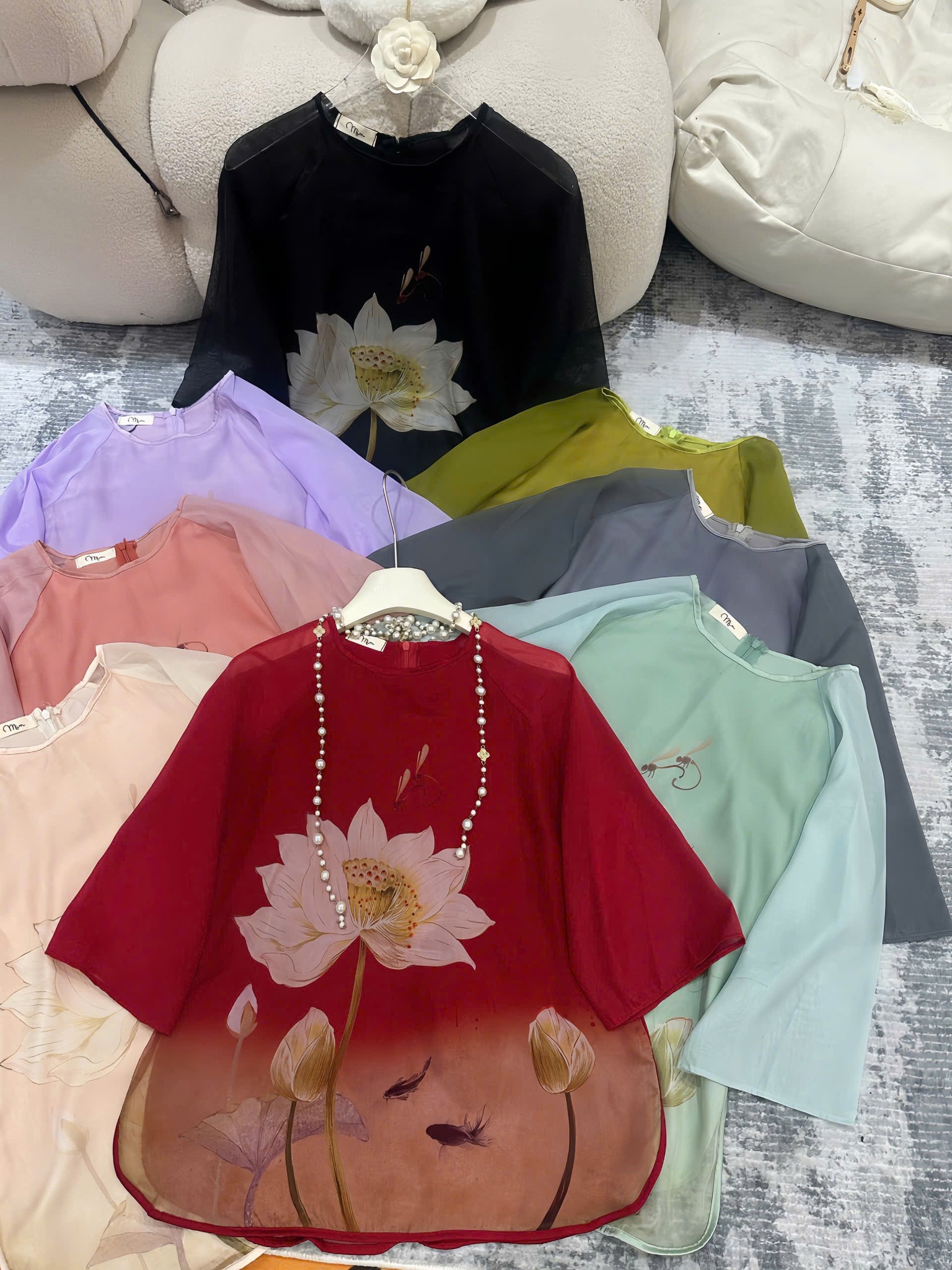 [🆕🇻🇳] Ánh Tuyết – Đồ bộ pijama 👕 Top1Fashion 👗  ĐỒ LAM 2 LỚP E VỀ THÊM MÀU HOT
Áo 2 lớp, ngoài vải tơ trong lót latin
Chỉ 210k 1 bộ thôi ạ
Mua 2 bộ em miễn phí ship nha
, shares-3✔️ , likes-69❤️️ , date-2025-04-15 03:42:06🇻🇳🇻🇳🇻🇳📰🆕