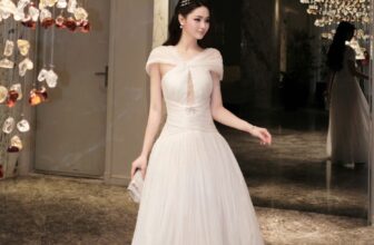 [🆕🇻🇳] Penelope.studio – Don’t stress about the dress, we’ll dress you to impress 👕 Top1Fashion 👗   Theo rất nhiều yêu cầu của các chị đẹp thì nay chiếc đầm best seller của nhà Penelope đã có thêm phiên bản màu trắng vô cùng trẻ trung xinh đẹp.
Vẫn với , shares-15✔️ , likes-49❤️️ , date-2025-04-15 16:39:58🇻🇳🇻🇳🇻🇳📰🆕