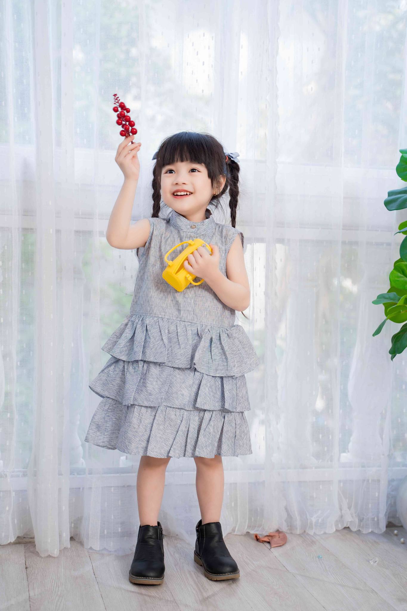 [🆕🇻🇳] Sora Chan Kid’s Clothing – Thời trang trẻ em thiết kế cao cấp 🧑‍🧒❤️️👶⭐️ SIÊU SALE ĐÓN HÈ
Combo 3 đầm 299k (danh mục sp)
Đặc biệt: khi mua 2 combo TẶNG ngay set quần chip cho bé
Số lượng size còn ít nên các mom tranh thủ cho b , shares-1✔️ , likes-4❤️️ , date-2024-06-19 18:19:12🇻🇳🇻🇳🇻🇳📰🆕