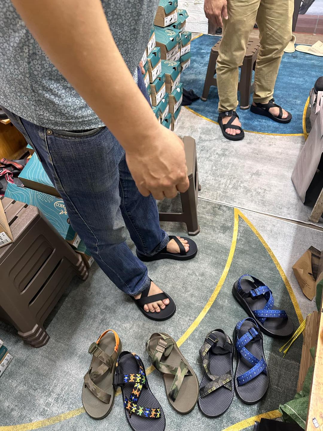 [🆕🇻🇳] H2 shop.H2store – Cửa hàng giày dép 👕 Top1Fashion 👗  Hàng về cái là lại đông vui nhộn nhịp luôn
Thank ae đã ủng hộ Shop ah
Sang tuần hàng bên e sẽ về đầy đủ các màu
Ae chờ giúp e nhá
, shares-1✔️ , likes-15❤️️ , date-2025-04-17 05:08:42🇻🇳🇻🇳🇻🇳📰🆕