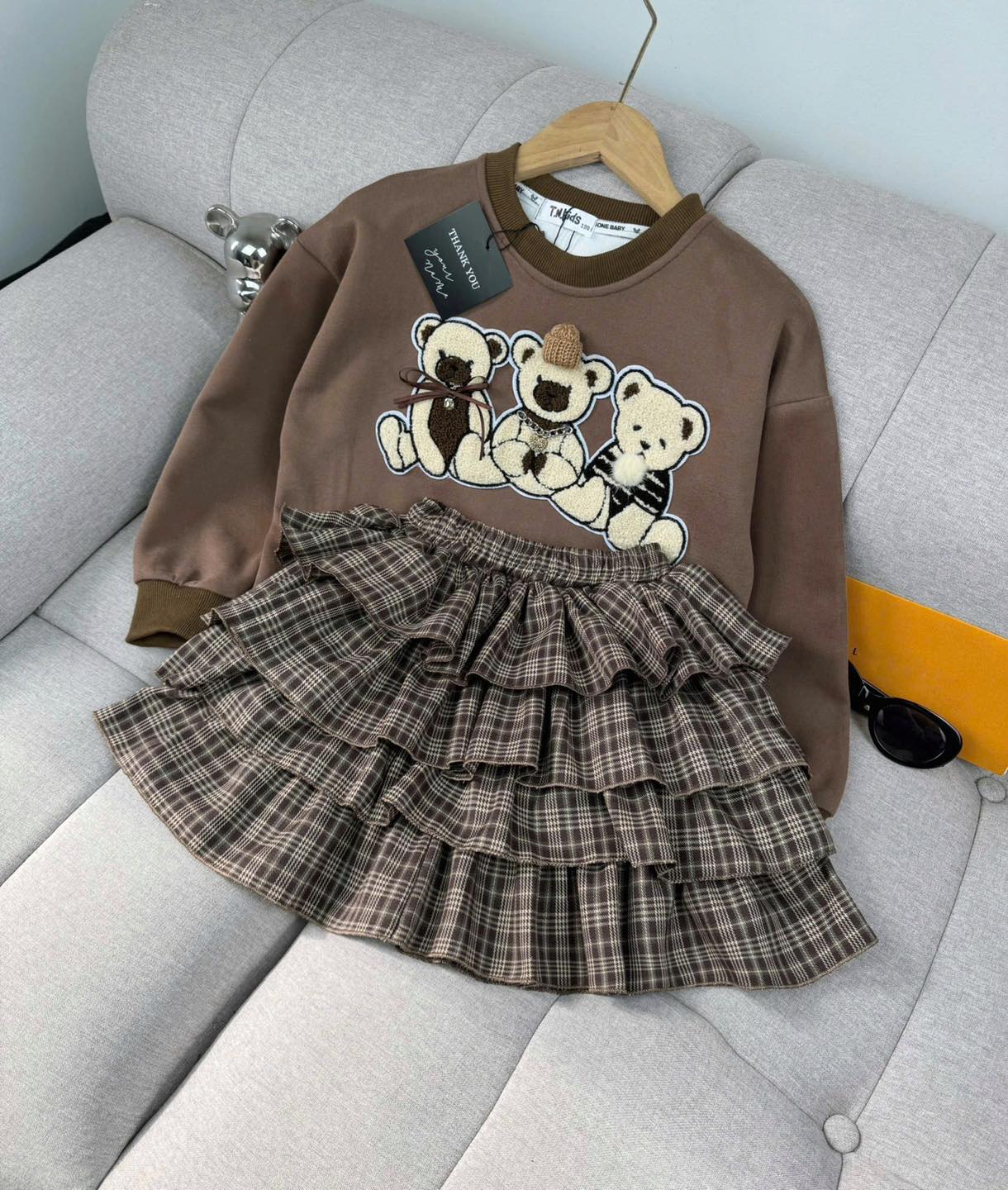 [🆕🇻🇳] Quỳnh Kid – QUẦN ÁO – GIẦY DÉP – PHỤ KIỆN MẸ VÀ BÉ < 38kg – 45kg 🧑‍🧒❤️️👶⭐️ Thôi thôi em chấm con này 10/10 điểm
Nơ thêu xịn ( chiều e trả ảnh mẫu )
Áo ctton + Quần đũi xịn lắm ạ
sz :25-53kg
, shares-0✔️ , likes-0❤️️ , date-2024-12-05 08:25:08🇻🇳🇻🇳🇻🇳📰🆕