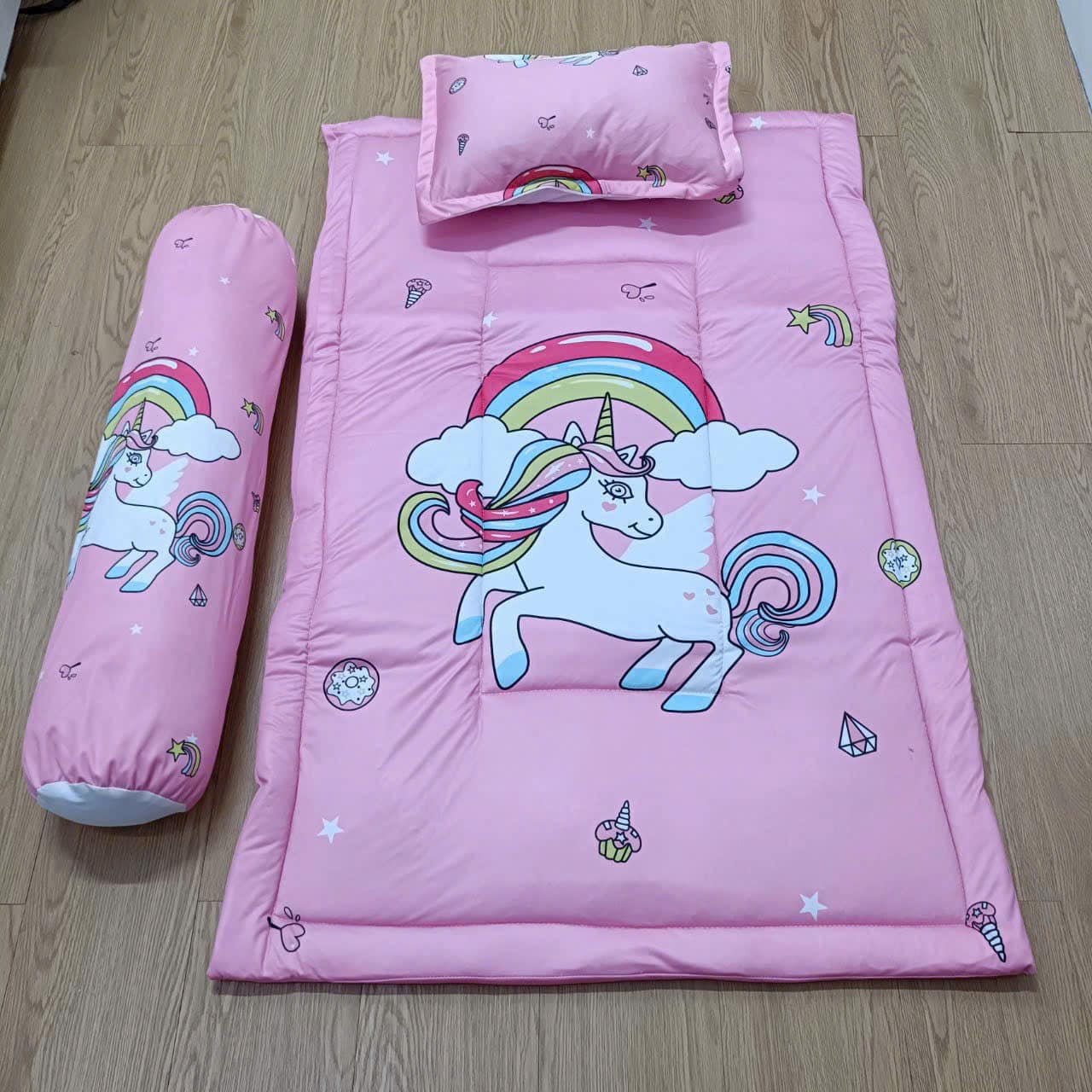 [🆕🇻🇳]  TabaoBaby Store – Chuyên bán buôn lẻ quần áo trẻ em thiết kế  🧑‍🧒❤️️👶⭐️ Sẵn SLL, sỉ ri 112, ctv 116k
Gió mùa về r các mẹ ơiEm lên mẫu áo gió kurumi mặc đc 2 mặt luôn nè. Chán mặt trong ra đổi mặt ngoài . Mua 1 đc 2 lun nạÁ , shares-0✔️ , likes-0❤️️ , date-2024-09-23 17:01:29🇻🇳🇻🇳🇻🇳📰🆕