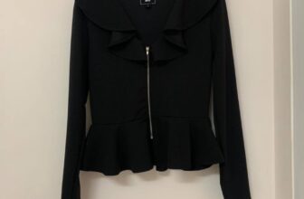 [🆕🇻🇳] THỜI TRANG XUẤT KHẨU XỊN – Hàng Việt Nam xuất khẩu: quần áo, túi xách, giày dép 👕 Top1Fashion 👗  Em áo Have này phối váy hoặc mặc khoác nhẹ đều được nha khách, chất vải rũ mềm rất đẹp.
Size M, 1size, 1 màu đen
Giá bán 140k
Liên hệ mua hàng : 0908820017 , shares-0✔️ , likes-5❤️️ , date-2019-01-10 04:22:38🇻🇳🇻🇳🇻🇳📰🆕