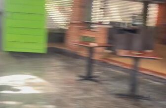 [☕️🇻🇳] Cà phê Ngọc Hà- Cafe sân vườn 🥤 Top1Coffee ☕️ nhân viên cafe NGOC HÀ dọn vệ sinh sau cơn mưa quá lớn , shares-0✔️ , likes-12❤️️ , date-2025-05-28 22:20:08🇻🇳🇻🇳🇻🇳📰🆕