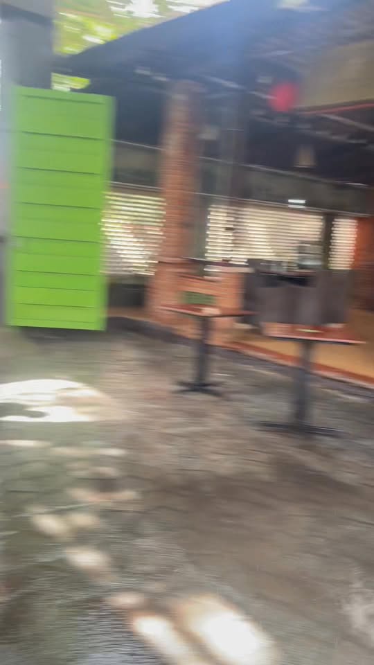 [☕️🇻🇳] Cà phê Ngọc Hà- Cafe sân vườn 🥤 Top1Coffee ☕️ nhân viên cafe NGOC HÀ dọn vệ sinh sau cơn mưa quá lớn , shares-0✔️ , likes-12❤️️ , date-2025-05-28 22:20:08🇻🇳🇻🇳🇻🇳📰🆕