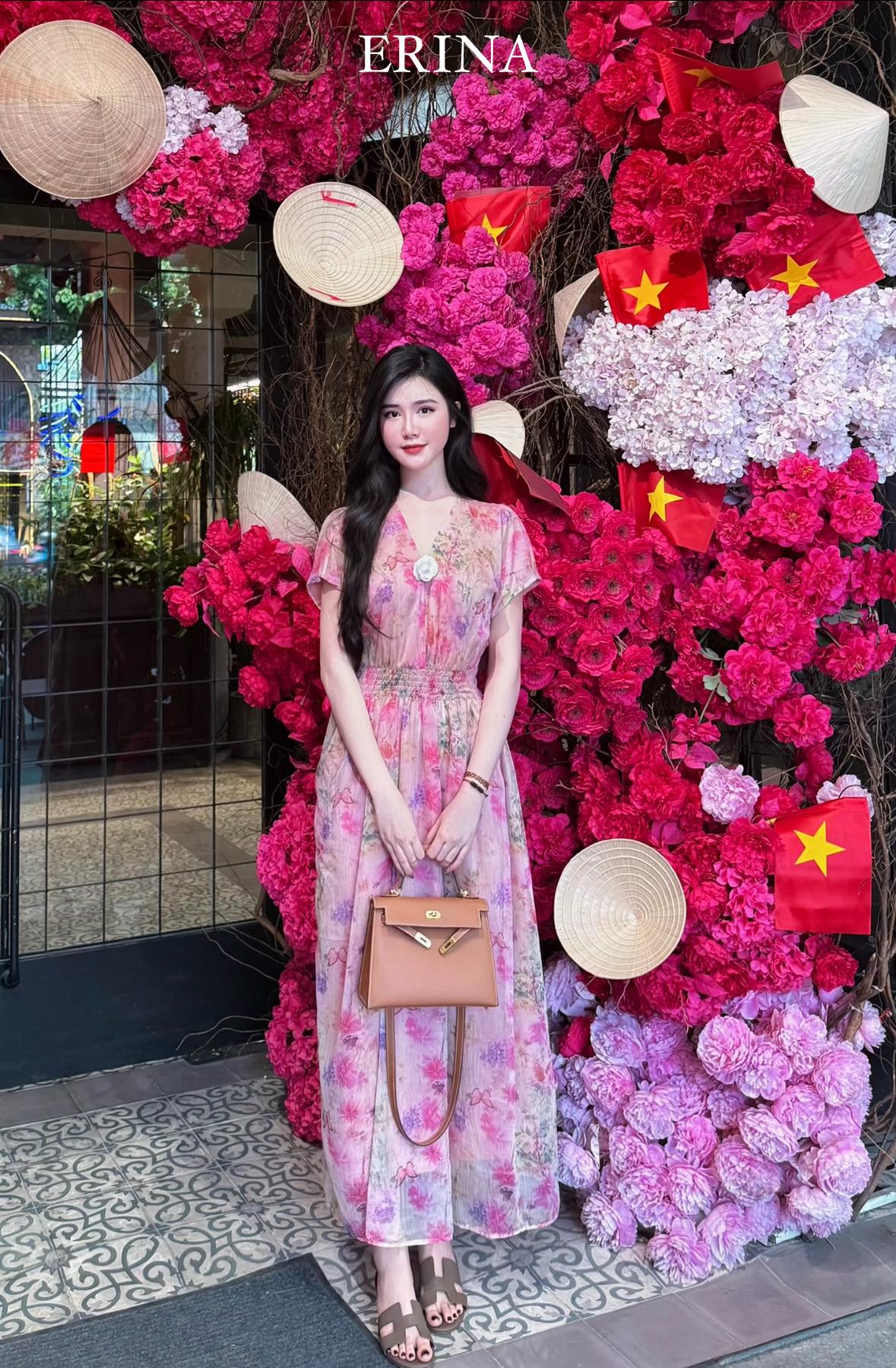 [🆕🇻🇳] ERINA – Thiết kế & Thời trang 👕 Top1Fashion 👗  Gợi ý nàng một thiết kế lý tưởng cho những ngày nắng đẹp, những buổi cà phê hay những chuyến du lịch ngày hè
Chất liệu voan tơ mềm mại mà bay bổng giúp ch , shares-11✔️ , likes-223❤️️ , date-2025-05-31 16:14:35🇻🇳🇻🇳🇻🇳📰🆕