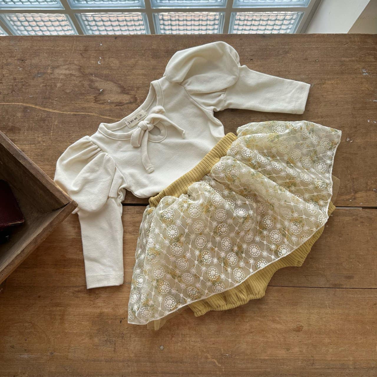 [🆕🇻🇳] Bắp Kids 🧑‍🧒❤️️👶⭐️  I MY ME OD _ BEBEBẢNG SZ :
Baby: XS (0-6M,6-8kg) / S (6-12M,8-10kg) / M (12-18M,10-12kg)HANGOD
Chi tiết từng hình nha#Bapkids
#MadeinKorea
, shares-1✔️ , likes-7❤️️ , date-2023-08-17 15:48:24🇻🇳🇻🇳🇻🇳📰🆕