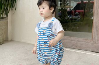 [🆕🇻🇳] Kakummi – Thời trang bé gái 🧑‍🧒❤️️👶⭐️  Bé yêu diện mẫu body yếm tai gấu siêu đáng yêu, hoạ tiết ngộ nghĩnh khiến ai nhìn cũng tan chảy!
Chất vải mềm mát, mẹ nhanh tay sắm cho bé diện hè nha
— , shares-1✔️ , likes-0❤️️ , date-2025-06-04 16:00:36🇻🇳🇻🇳🇻🇳📰🆕