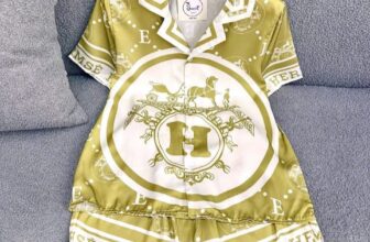 [🆕🇻🇳] Shop đồ thiết kế bé gái KimKim – Mẫu mã đẹp� Giá cả phải chăng� Chất lượng đảm bảo. Bao kiểm hàng� Bao đổi trả 🧑‍🧒❤️️👶⭐️ Bộ pijama cho mẹ và bé lớn 45-55kg
vải lụa latinh ko nhăn, bao mát
Size tầm 45-55 ký
#110k/bộ
Sét 2b: #210k
, shares-2✔️ , likes-5❤️️ , date-2025-06-11 02:22:22🇻🇳🇻🇳🇻🇳📰🆕