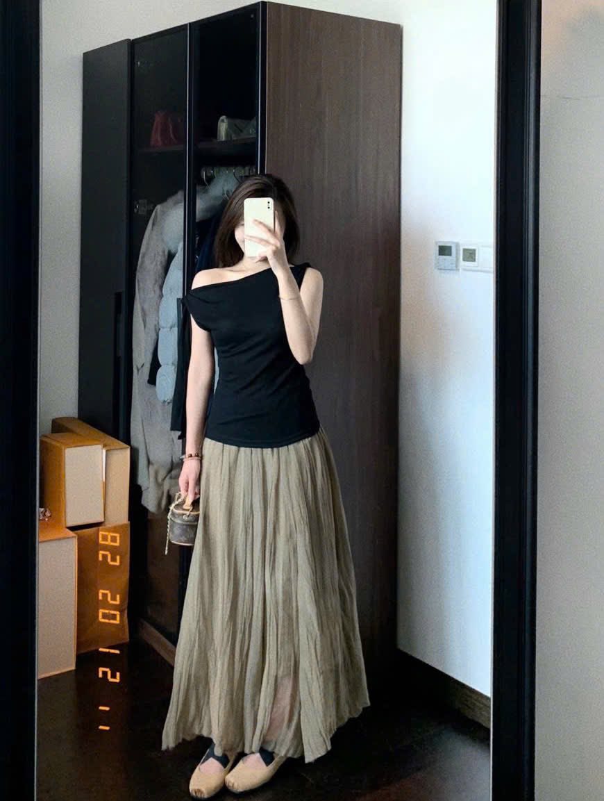 [🆕🇻🇳] Cutie clothing 👕 Top1Fashion 👗  SET ÁO CỘT DÂY NƠ LỆCH VAI CHÂN VÁY MIDI RÊU
2⃣8⃣5⃣/set
Freesize chân váy lưng chun co giãn
Chất mịn đẹp
, shares-0✔️ , likes-0❤️️ , date-2025-06-11 00:57:50🇻🇳🇻🇳🇻🇳📰🆕