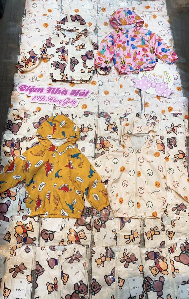 [🆕🇻🇳]  Sweetie by Josie – Thời trang cho bé 🧑‍🧒❤️️👶⭐️  Áo gió 2 lớp cho bé, vừa tránh nắng vừa cản gió
Bên trong có lớp lót thoáng mát ạ
Giá sale chỉ còn 89k
Size 90: 10-12kg
Size 100: 12-14kg
Size 110: 14-1 , shares-1✔️ , likes-16❤️️ , date-2025-05-23 03:08:40🇻🇳🇻🇳🇻🇳📰🆕
