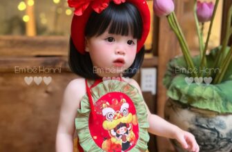 [🆕🇻🇳] Em bé Hanni – Thiết Kế & Thời Trang 🧑‍🧒❤️️👶⭐️  Yếm tam sắc phiên bản bé bé iu iu nũng na nũng nịu quá ư là cưng
Chất liệu: yếm lụa phối bèo tơ, váy tơ mềm mịn
Set tặng kèm mấn hoa đính kết thủ công mà , shares-0✔️ , likes-14❤️️ , date-2025-06-24 16:40:25🇻🇳🇻🇳🇻🇳📰🆕