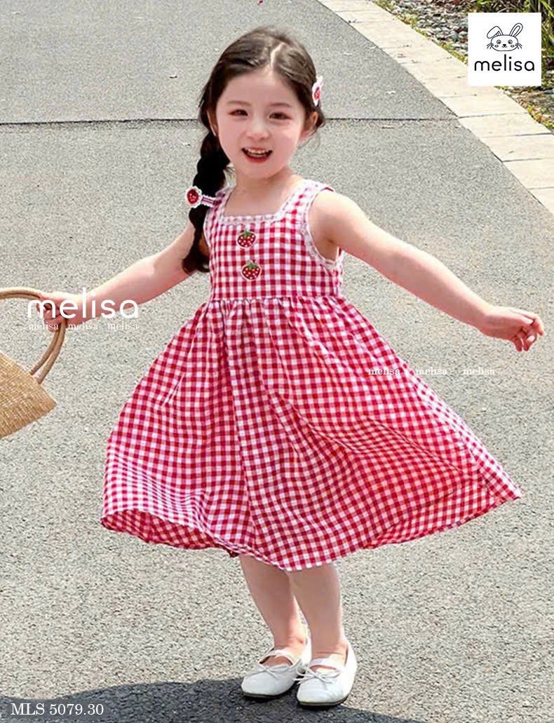 [🆕🇻🇳] Quốc Bảo Quần Áo Trẻ Em Cao Cấp – ✅Chuyên Hàng trẻ em cao cấp big Size ,hàng QCCC ,hàng chính hãng 🧑‍🧒❤️️👶⭐️ Hello Summer!
Xinh lung linh với em đầm kẻ caro đính quả dâu siêu cute này ạ!
Chiếc đầm hè bé nào cũng thích mặc luôn. Quá xinh mà lại còn siêu mát
Dáng xò , shares-0✔️ , likes-4❤️️ , date-2025-10-13 22:51:40🇻🇳🇻🇳🇻🇳📰🆕