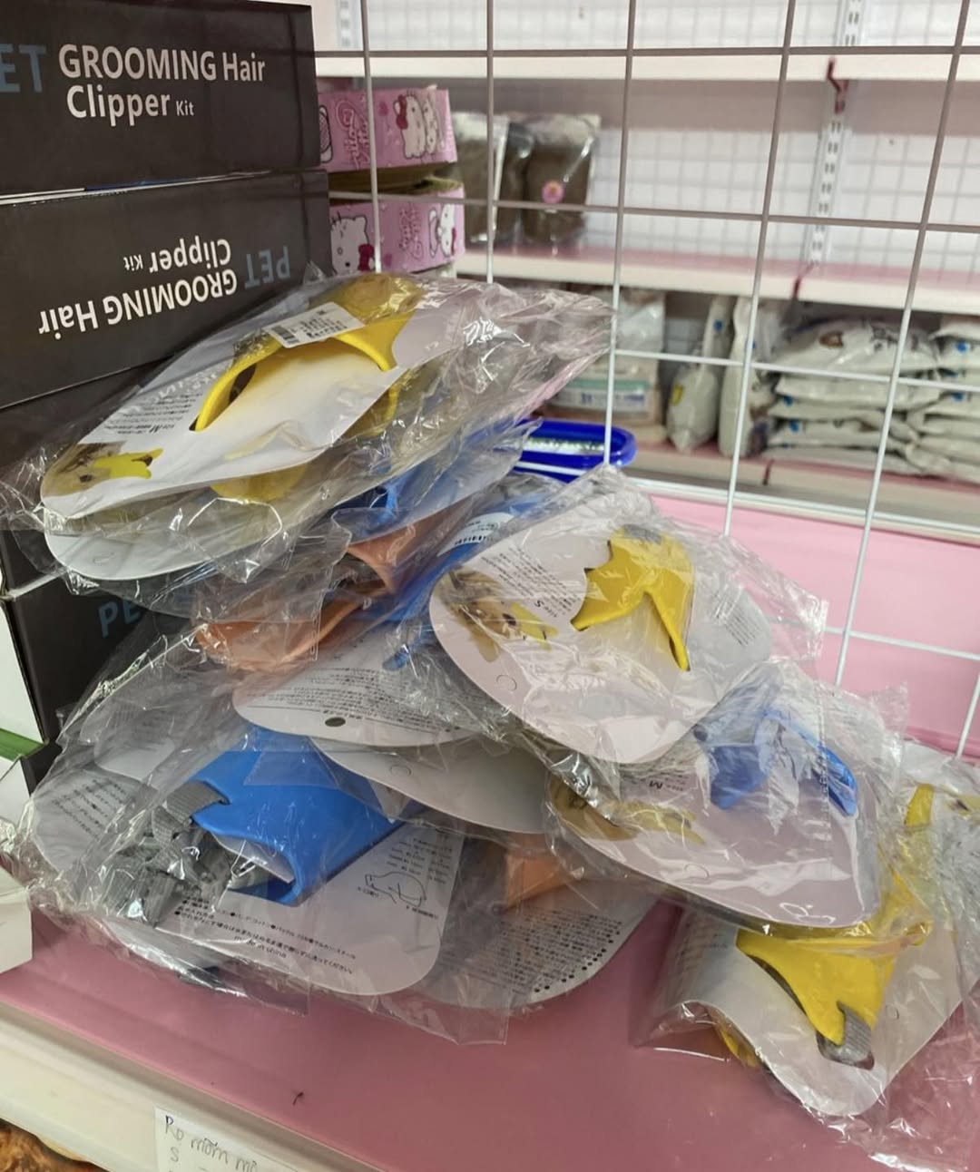 [🆕🇻🇳] Mon Pet Shop 🐶🦜 Top1Pets 🐱🐠 Em còn 14-15 cái rọ mõm mỏ vịt cao su
Thanh lý nhanh 15k/cái (size S M L)
Spa/shop nào lấy hết thì là 10k/cái ạ  hốt lẹeGiá gốc 40-45k/c đó ạ
, shares-0✔️ , likes-3❤️️ , date-2025-07-09 18:10:04🐶🐱🇻🇳🇻🇳🇻🇳📰🆕