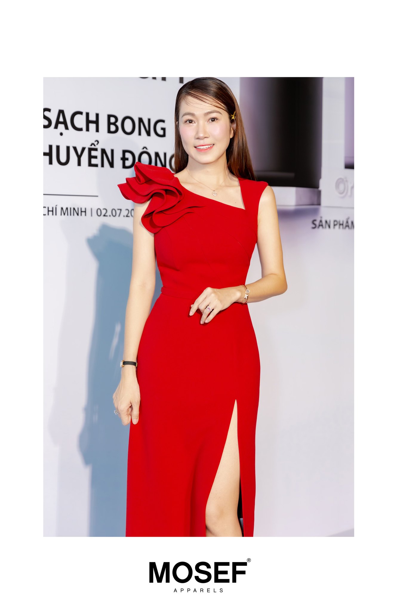 [🆕🇻🇳] MOSEF Thiết kế & Thời trang 👕 Top1Fashion 👗  𝐂𝐄𝐋𝐄𝐁𝐑𝐈𝐓𝐈𝐄𝐒 𝐅𝐄𝐄𝐃𝐁𝐀𝐂𝐊 (MC Thanh Thảo)MC Thanh Thảo chọn diện thiết kế “Scarlet Poise” từ MOSEF – mẫu đầm với gam đỏ rufous cùng dỏm bất đối xứng, điểm nhấ , shares-0✔️ , likes-11❤️️ , date-2025-07-07 17:46:20🇻🇳🇻🇳🇻🇳📰🆕