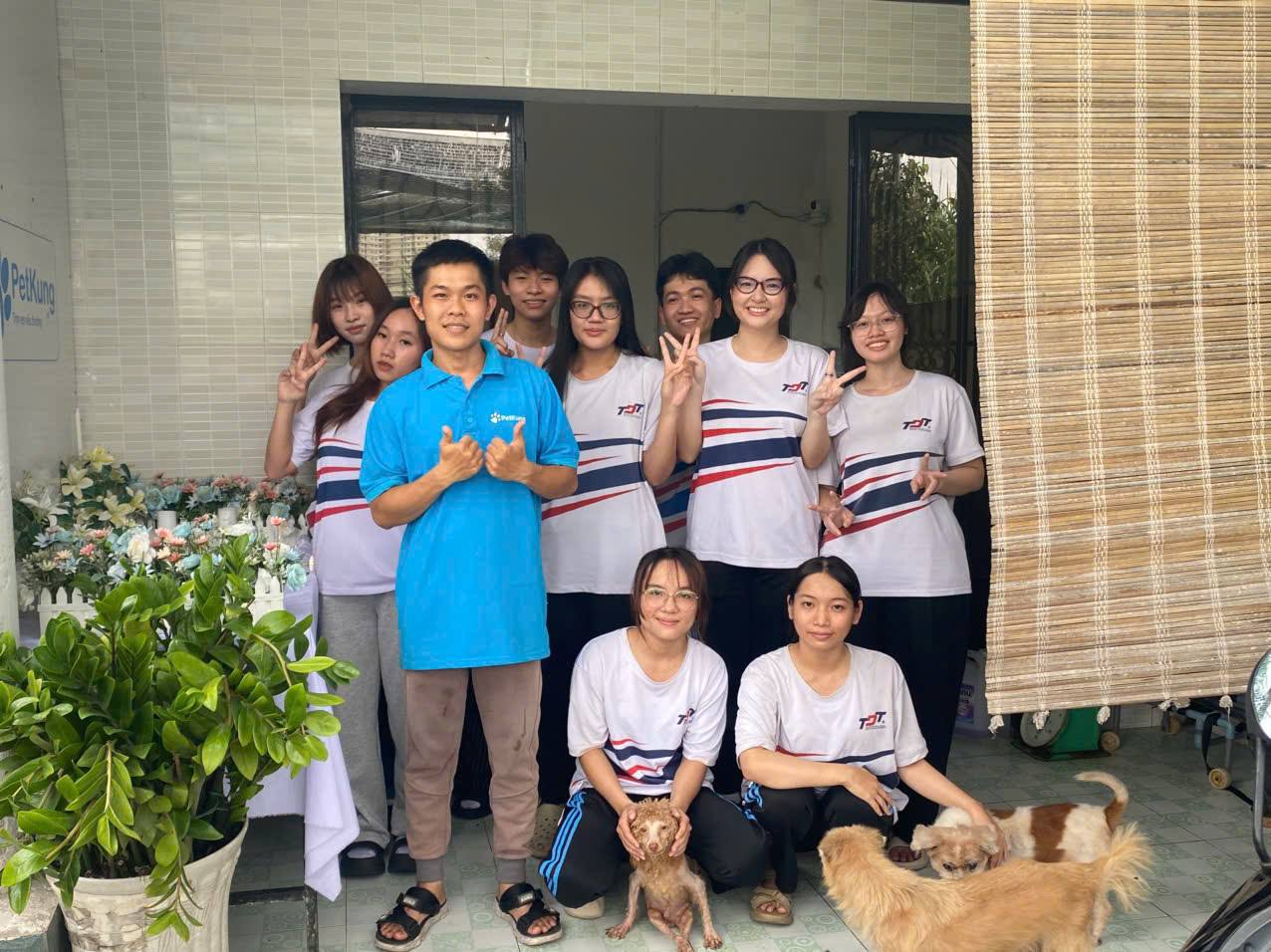 [🆕🇻🇳] PetKung.vn 🐶🦜 Top1Pets 🐱🐠 Hôm nay nhóm chúng mình, vinh dự đón tiếp các bạn sinh viên trường Đại học Tôn Đức Thắng đến thăm các bé chó và lấy tư liệu làm đề tài.Và 1 chút quà dễ t , shares-1✔️ , likes-39❤️️ , date-2025-07-20 02:18:05🐶🐱🇻🇳🇻🇳🇻🇳📰🆕