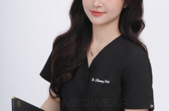 [🆕🇻🇳] Medwear – Thương hiệu thời trang y tế 👕 Top1Fashion 👗   Medwear xin gửi lời cảm ơn chân thành đến bác sĩ Phương Thảo đã dành thời gian gửi về những hình ảnh feedback vô cùng xinh đẹp trong hai mẫu trang phục: L , shares-2✔️ , likes-13❤️️ , date-2025-07-25 00:35:31🇻🇳🇻🇳🇻🇳📰🆕