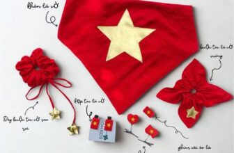 [🆕🇻🇳] M.Bang – Chuyên order hàng thiết kế – brand nội địa Trung cao cấp cho Mẹ&Bé 🧑‍🧒❤️️👶⭐️ +1 Set Phụ Kiện Yêu Nước – Cờ Đỏ Sao VàngScrunchie buộc tóc cờ đỏ
Khăn quàng cổ cờ đỏ sao vàng
Khăn cờ tổ quốc – cực chất cho chụp hình hay diễu hành
, shares-0✔️ , likes-3❤️️ , date-2025-08-16 00:27:21🇻🇳🇻🇳🇻🇳📰🆕