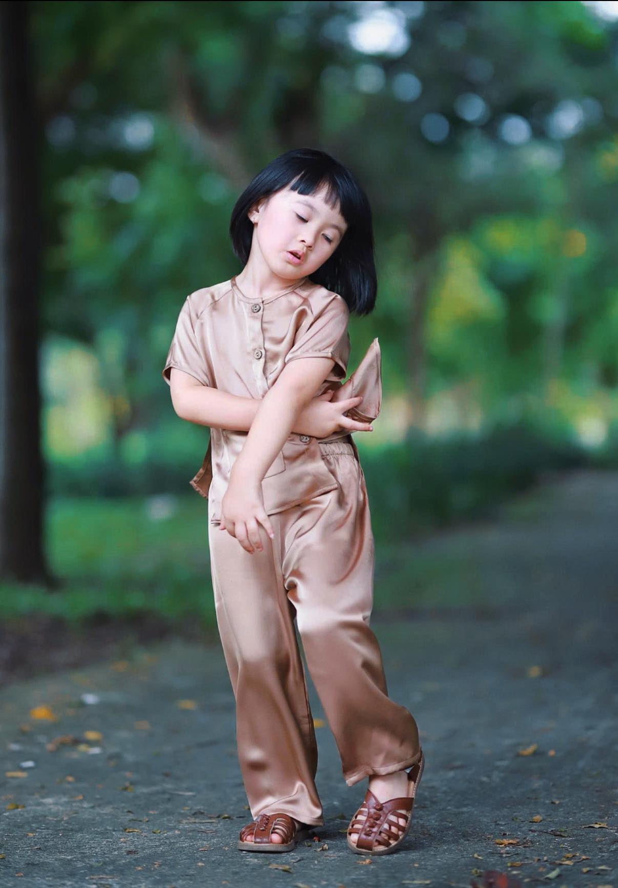 [🆕🇻🇳]  Trinh Kids – Thời Trang Trẻ Em Cao Cấp 🧑‍🧒❤️️👶⭐️ Sà lé cho bé mặc đi học đi chơi
Zá #85k/ bộSz 6-31kg
3 màu cotton mềm đẹp lắm an
, shares-1✔️ , likes-13❤️️ , date-2025-09-07 17:10:57🇻🇳🇻🇳🇻🇳📰🆕